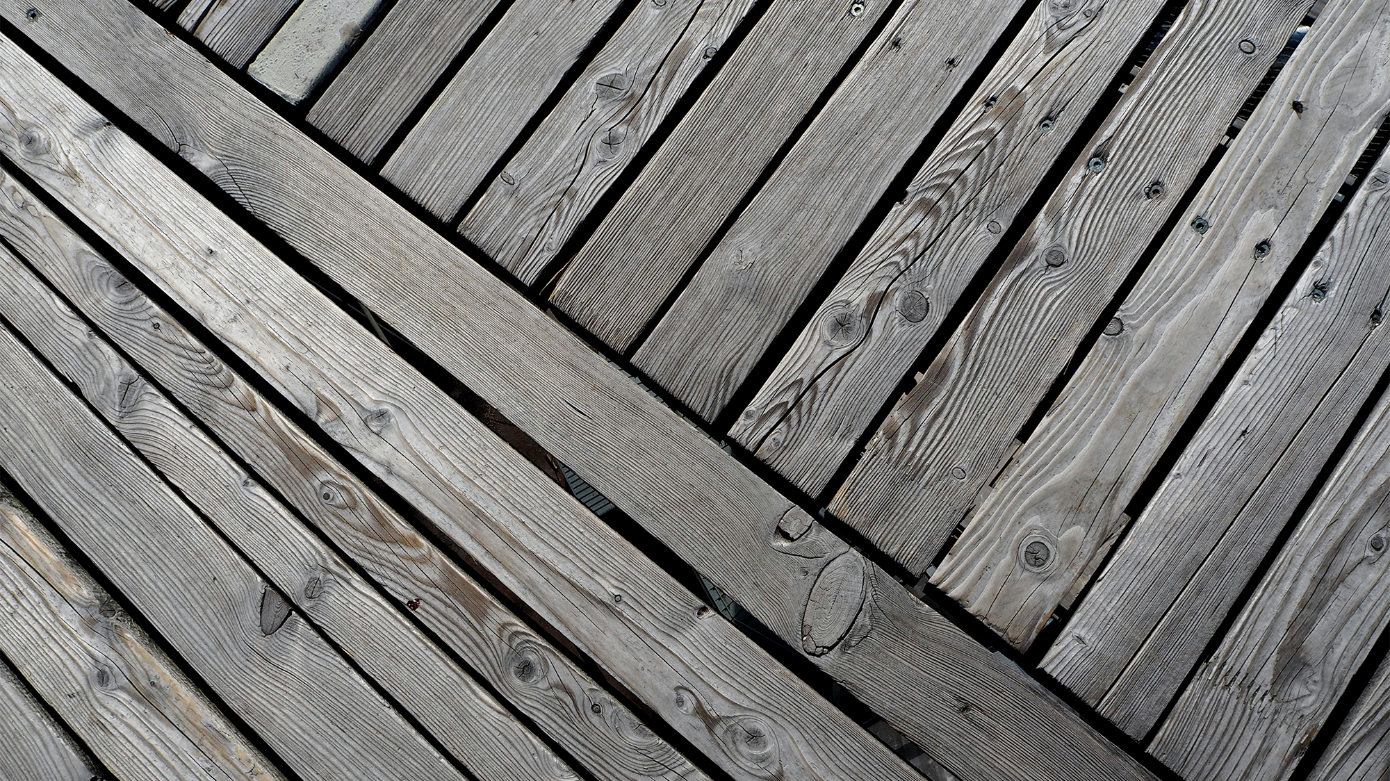 How to Let Your Deck Naturally Go Grey-Without Splitting or Cracking